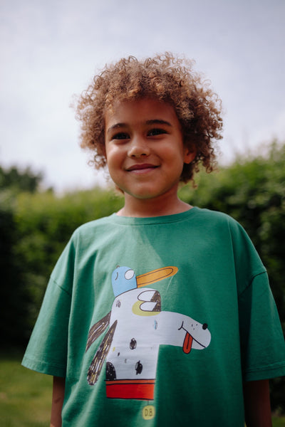 Groene T-shirt met speelse dierenprint Daily Brat jongens | Daily Brat Swanky T-shirt Summer Green - Verkrijgbaar bij Little Fashion Addict