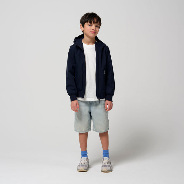 Gosoaky Blue Bird regenjas in donkerblauw voor jongens en meisjes - Verkrijgbaar bij Little Fashion Addict
