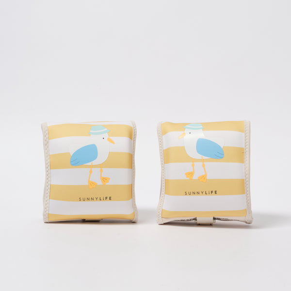 Zwemarmbandjes voor kinderen met gele strepen – Sunnylife Sid the Seagull | Ontdek Sunnylife bij Little Fashion Addict