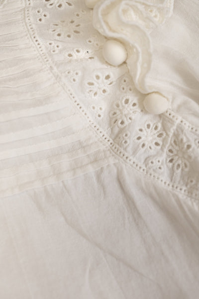 Kledingmerk: By-Bar - Girls fashion brand - Girls Demi Blouse - Kleur: Off White - Van 4 tot 12 jaar beschikbaar bij littlefashionaddict.com