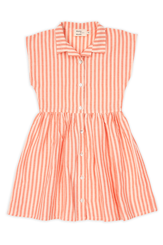Fatima Dress Coral Stripe van Wander & Wonder met een gestreepte print in koraalroze en wit, knoopsluiting en een aansluitende taille. | Verkrijgbaar bij Little Fashion Addict