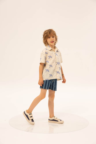 Summer Printed Shirt Tiago Bird Print van Wander & Wonder met een pastel vogelprint. | Verkrijgbaar bij Little Fashion Addict