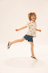Striped Denim Shorts Washed Denim van Wander & Wonder met verticale strepen in washed denim voor jongens en meisjes | Verkrijgbaar bij Little Fashion Addict