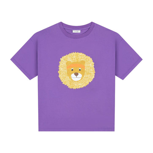 Unisex T-shirt in zacht lila met schattige leeuwenprint – Daily Brat | Verkrijgbaar bij Little Fashion Addict
