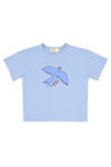 Tiago Bird T-shirt Mist van Wander & Wonder in lichtblauw met Tiago vogelprint. Unisex T-shirt voor jongens en meisjes. | Verkrijgbaar bij Little Fashion Addict