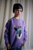 Paarse sweater van Daily Brat met pinguïnprint voor jongens en meisjes | Waddles Pinguin sweater Lavender Luxe| Ontdek Daily Brat bij Little Fashion Addict