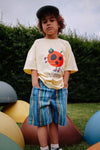 Daily Brat unisex T-shirt in zachtgeel met lieveheersbeestje print vooraan | What Ever T-shirt Pale Banana - Verkrijgbaar bij Little Fashion Addict