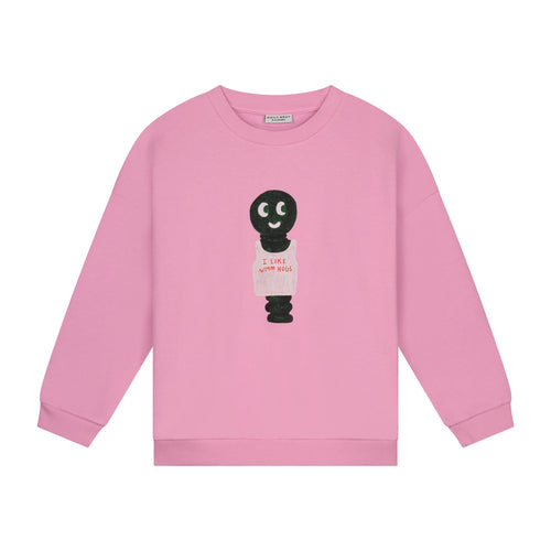 Meisjestrui met 'I Like Worm Hugs' print en geribbelde boorden van Daily Brat | I Like Worm Hugs Sweater Rose Radiance | Verkrijgbaar bij Little Fashion Addict