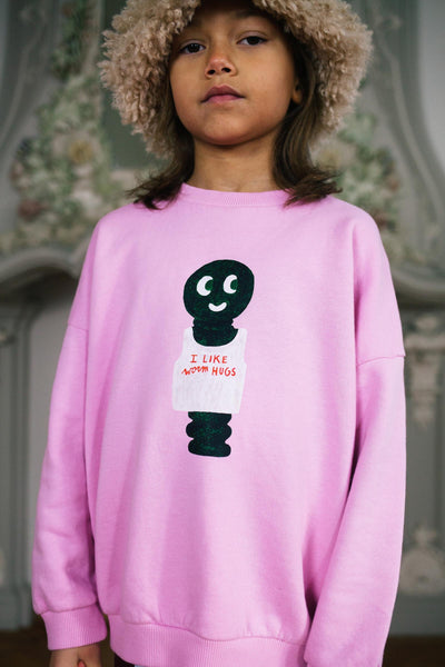 Meisjestrui met 'I Like Worm Hugs' print en geribbelde boorden van Daily Brat | I Like Worm Hugs Sweater Rose Radiance | Verkrijgbaar bij Little Fashion Addict