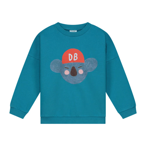 Sweater voor jongens met koalaprint en geribbelde boorden, gemaakt van biologisch katoen van het merk Daily Brat | Verkrijgbaar bij Little Fashion Addict