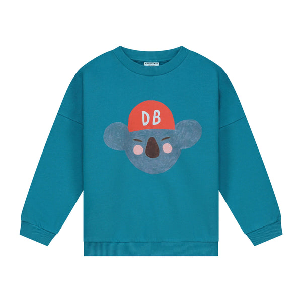 Sweater voor jongens met koalaprint en geribbelde boorden, gemaakt van biologisch katoen van het merk Daily Brat | Verkrijgbaar bij Little Fashion Addict