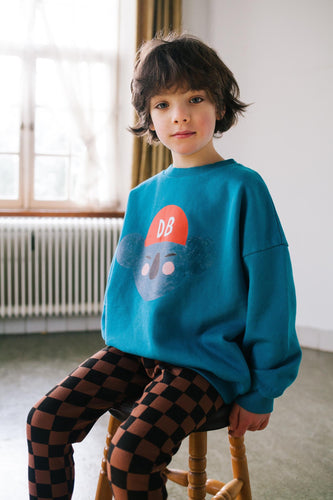 Sweater voor jongens met koalaprint en geribbelde boorden, gemaakt van biologisch katoen van het merk Daily Brat | Verkrijgbaar bij Little Fashion Addict