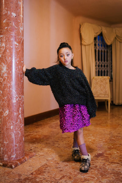 Speelse donkerroze rok met opstaande 3D-hartjes van Daily Brat | Verkrijgbaar voor meisjes van 4 tot 10 à 12 jaar bij Little Fashion Addict