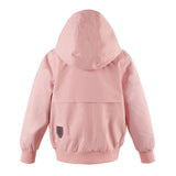 Waterdichte meisjesjas Blue Bird van Gosoaky in First Blush Pink met zachte voering. | Verkrijgbaar bij Little Fashion Addict