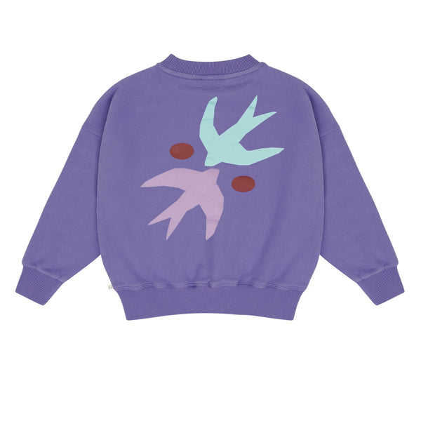 Art Bird Sweater van Jenest - Donkerpaarse sweater met kleurrijke vogelprint op de rug voor meisjes | verkrijgbaar bij Little Fashion Addict