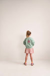 Ballon Sweater Sage Green van Jenest - Lichtgroene balloon meisjessweater | Ontdek Jenest bij Little Fashion Addict