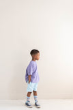 Ben Oversized T-shirt Lavender Purple van Jenest – Lichtpaarse oversized jongens T-shirt met kleine borstprint en En Route print op de rug | Ontdek Jenest bij Little Fashion Addict
