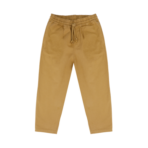 Jenest Comfy Chino voor jongens in Hazelnut Brown met elastische tailleband | Verkrijgbaar bij Little Fashion Addict