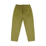 Mosgroene chino broek voor jongens van Jenest, gemaakt van 100% biologisch katoen. | Ontdek Jenest bij Little Fashion Addict