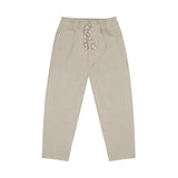 Stone beige Comfy Chino van Jenest voor jongens met elastische tailleband | Little Fashion Addict
