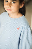 Gestreept meisjes-T-shirt van Jenest met ¾-mouwen en geborduurd detail | Eve T-shirt Grape Blue Stripe | verkrijgbaar bij Little Fashion Addict