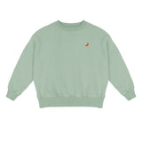 Happy Bird Sweater Sage Green van Jenest – saliegroene unisex sweater met grafische rugprint in biologisch katoen | Ontdek Jenest bij Little Fashion Addict