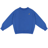 Jack Sweater Cobalt Blue van Jenest – kobaltblauwe jongenssweater met subtiele borduring vooraan en En Route print op de rug | Ontdek Jenest bij Little Fashion Addict