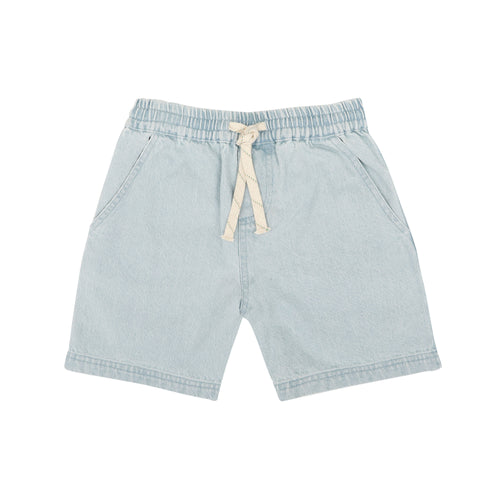 Zomerse jongensshort in light wash denim van Jenest | Knox Shorts Light Wash | verkrijgbaar bij Little Fashion Addict