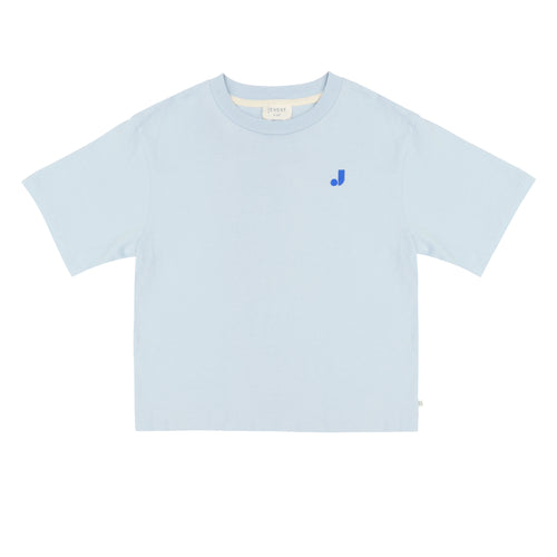 Mase T-shirt Water Blue van Jenest – lichtblauwe oversized jongens T-shirt met grafische rugprint | Ontdek Jenest bij Little Fashion Addict