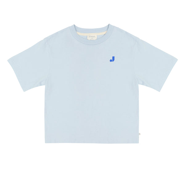 Mase T-shirt Water Blue van Jenest – lichtblauwe oversized jongens T-shirt met grafische rugprint | Ontdek Jenest bij Little Fashion Addict