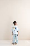 Mase T-shirt Water Blue van Jenest – lichtblauwe oversized jongens T-shirt met grafische rugprint | Ontdek Jenest bij Little Fashion Addict