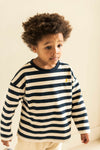 Oversized gestreepte t-shirt met lange mouwen in navy en off-white van Jenest, unisex | verkrijgbaar bij Little Fashion Addict