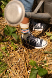 Sport Socks Off White van Jenest – zachte sportkousen met blauwe en goudkleurige strepen en JENEST logo | Little Fashion Addict