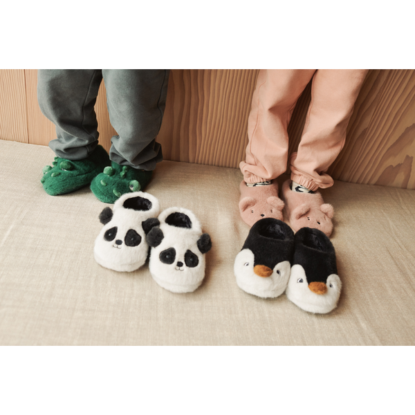 Pinguïnpantoffels van Liewood voor jongens en meisjes | Aviaja Penguin Slippers | Ontdek Liewood bij Little Fashion Addict