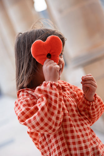 Oranjerode meisjesblouse met ruitjes en Peter Pan kraag uit de A Cosmic Romance collectie van Sproet & Sprout | Girls Check Blouse Grenadine