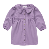 Denim kleedje in paars met knoopsluiting en pofmouwen – Sproet & Sprout. | Denim Dress Lavender uit de A Cosmic Romance Collectie