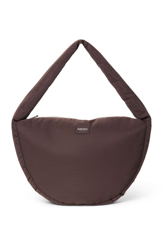 puffy crossbody tas in bruin van Studio Noos | verkrijgbaar bij Little Fashion Addict
