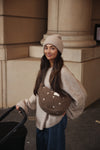 teddy fanny pack crossbody tas met hartjes van Studio Noos in bruin | verkrijgbaar bij Little Fashion Addict
