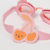 Roze zwembril van Sunnylife in kersenthema (Cotton Candy Cherry) met verstelbare band – voor kinderen | Ontdek Sunnylife bij Little Fashion Addict