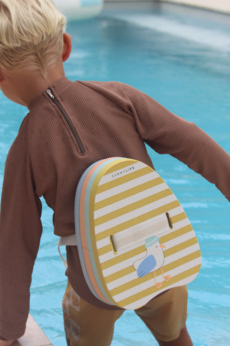 Sunnylife rugdrijver Sid the Seagull in geel en blauw – zwemhulp voor kinderen van 3 tot 6 Jaar | Ontdek Sunnylife bij Little Fashion Addict