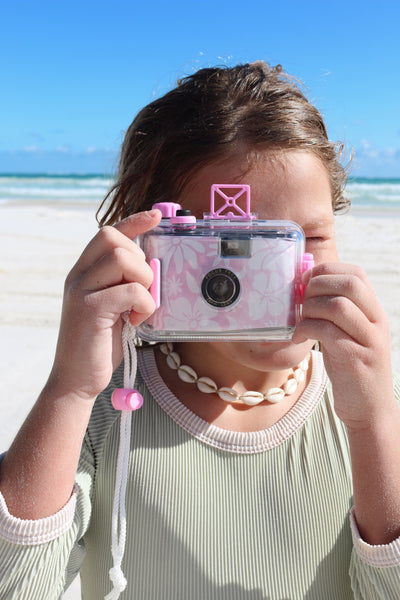 Onderwatercamera voor kinderen in roze bloemenprint van Sunnylife, met transparante waterdichte case | Ontdek Sunnylife bij Little Fashion Addict