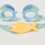 Blauwe zwembril voor kinderen in visvorm – Sunnylife Finn the Fish met verstelbare band | Ontdek Sunnylife bij Little Fashion Addict