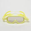 Geel duikmasker voor kinderen van Sunnylife in haaienvorm – model Salty the Shark, geschikt vanaf 3 jaar | Ontdek Sunnylife bij Little Fashion Addict
