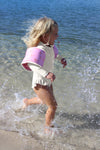 Set roze zwemarmbandjes van Sunnylife met kersenprint voor kinderen van 4 tot 6 jaar | Ontdek Sunnylife bij Little Fashion Addict