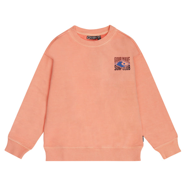 Zalmkleurige jongenssweater met surfprint van Tumble ’n Dry | Alice Springs sweater Tumble 'n Dry - verkrijgbaar bij Little Fashion Addict