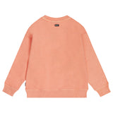 Zalmkleurige jongenssweater met surfprint van Tumble ’n Dry | Alice Springs sweater Tumble 'n Dry - verkrijgbaar bij Little Fashion Addict