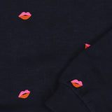 Donkerblauwe meisjes sweater van Tumble ’n Dry met geborduurde lipjes | Bisous sweater Navy Blazer van Tumble 'n Dry - verkrijgbaar bij Little Fashion Addict