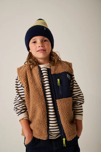 Bruine teddy bodywarmer voor jongens en meisjes van Tumble ’n Dry | Opposite Bodywarmer | Ontdek Tumble 'n Dry bij Little Fashion Addict