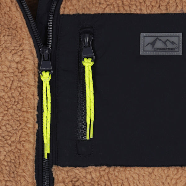 Bruine teddy bodywarmer voor jongens en meisjes van Tumble ’n Dry | Opposite Bodywarmer | Ontdek Tumble 'n Dry bij Little Fashion Addict