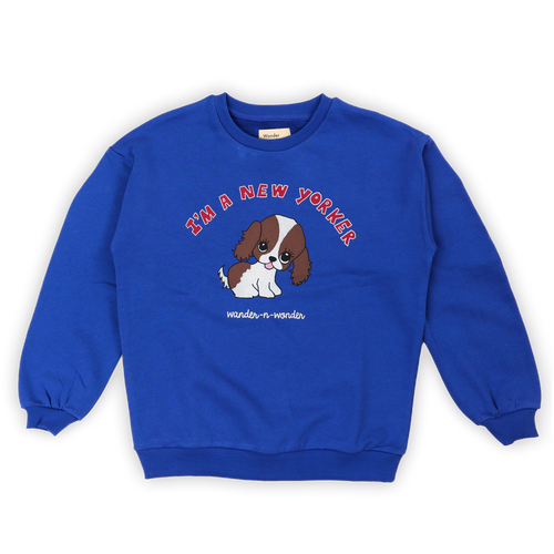 Blauwe Doggy sweatshirt van Wander & Wonder met hondje en rode tekst ‘I’m a New Yorker’, voor jongens en meisjes. | Ontdek Wander & Wonder bij Little Fashion Addict